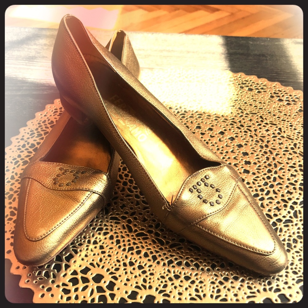 Gorgeous gold shoes